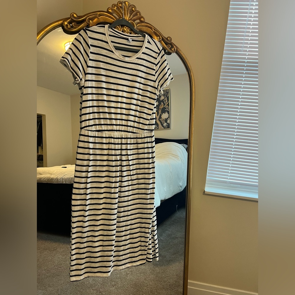 Old Navy L stripped dress